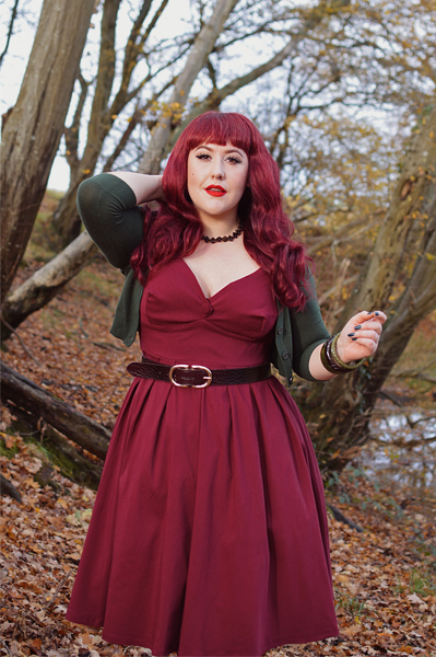 Fit and size review by plus size pinup Miss Amy May of the Midge dress by Unique Vintage