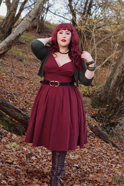Fit and size review by plus size pinup Miss Amy May of the Midge dress by Unique Vintage