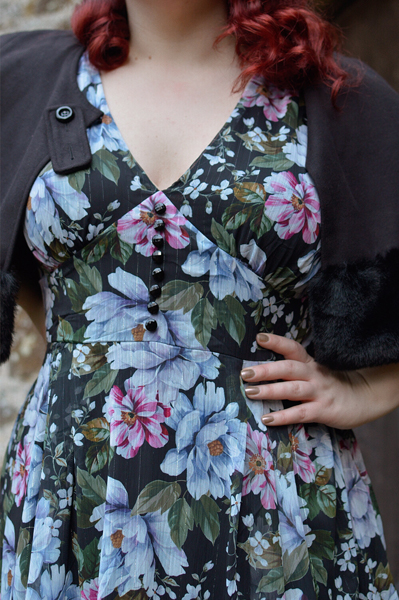 Fit and size review of the Magnolia dress by Hell Bunny, modelled by plus size pinup Miss Amy May