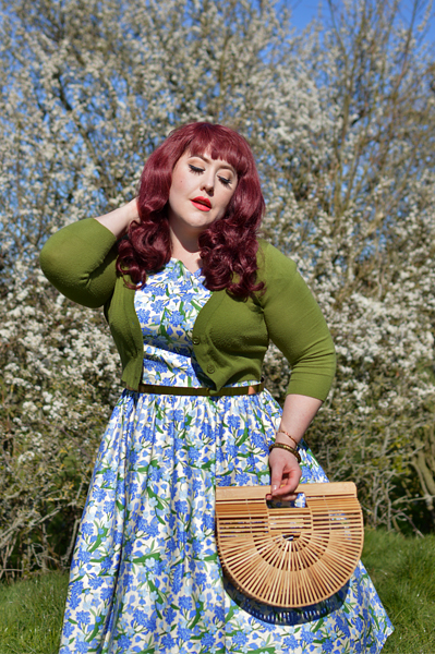 Plus size pinup Miss Amy May models the Collectif clothing Demira Dreamy Floral dress for a fit and size review