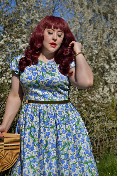 Plus size pinup Miss Amy May models the Collectif clothing Demira Dreamy Floral dress for a fit and size review