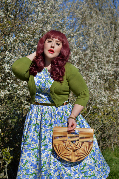 Plus size pinup Miss Amy May models the Collectif clothing Demira Dreamy Floral dress for a fit and size review