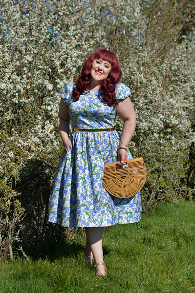 Plus size pinup Miss Amy May models the Collectif clothing Demira Dreamy Floral dress for a fit and size review