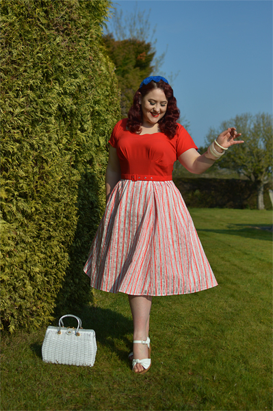 Plus size pinup Miss Amy May models the Mona-Rose dress by Miss Candyfloss for a fit and sizing review