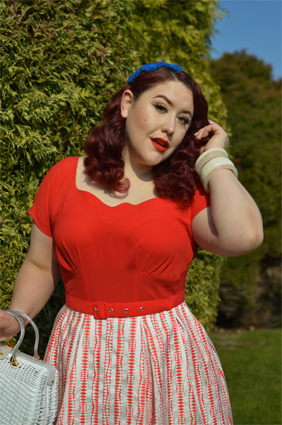 Plus size pinup Miss Amy May models the Mona-Rose dress by Miss Candyfloss for a fit and sizing review