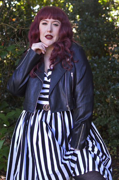 Plus size pinup Miss Amy May models the Juno 50s dress by Hell Bunny for a fit and size review