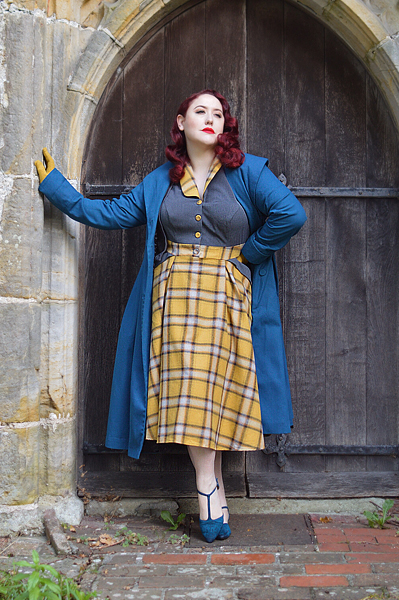 Plus size pinup Miss Amy May models the Isolde-Sun dress by Miss Candyfloss for a fit and size review