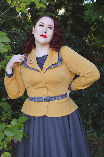 Plus size pinup Miss Amy May models the Tuva-Sun blazer by Miss Candyfloss for a fit and sizing review