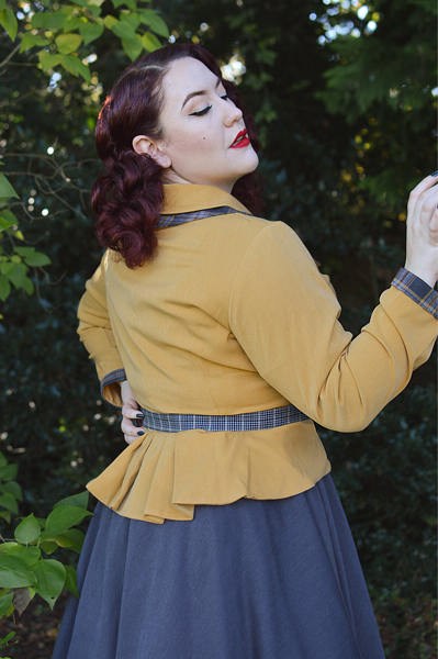 Plus size pinup Miss Amy May models the Tuva-Sun blazer by Miss Candyfloss for a fit and sizing review