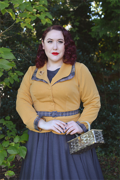 Plus size pinup Miss Amy May models the Tuva-Sun blazer by Miss Candyfloss for a fit and sizing review
