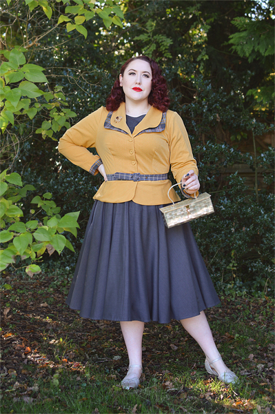 Plus size pinup Miss Amy May models the Tuva-Sun blazer by Miss Candyfloss for a fit and sizing review