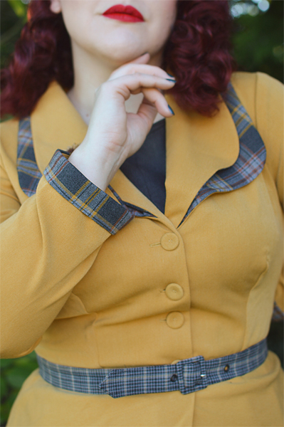 Plus size pinup Miss Amy May models the Tuva-Sun blazer by Miss Candyfloss for a fit and sizing review