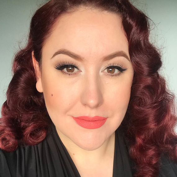 Maybelline Super Stay Matte Birthday Edition swatches 400 Show Runner