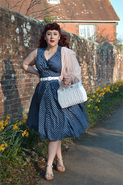Plus size pinup Miss Amy May models the Khloe-Lee dress and Lizia-Lee Lydia-Lee blazer by Miss Candyfloss for a fit and size reciew