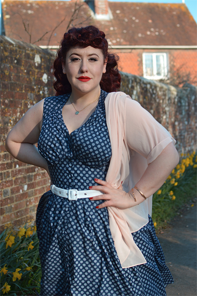 Plus size pinup Miss Amy May models the Khloe-Lee dress and Lizia-Lee Lydia-Lee blazer by Miss Candyfloss for a fit and size reciew