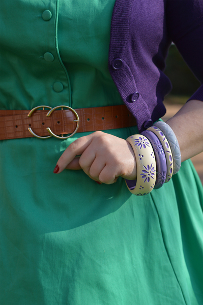 Plus size pinup Miss Amy May models Duchess size Petunia bangles from Splendette Spring florals 2022 range for a quality and product review