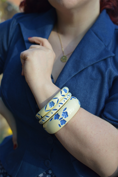 Plus size pinup Miss Amy May models Duchess size Veronica bangles from Splendette Spring florals 2022 range for a quality and product review