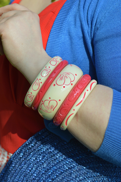 Plus size pinup Miss Amy May models Duchess size Petal bangles from Splendette Spring florals 2022 range for a quality and product review