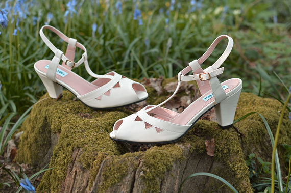 Plus size pinup Miss Amy May models the Ivory Veronica heels by Lulu Hun for a fit review