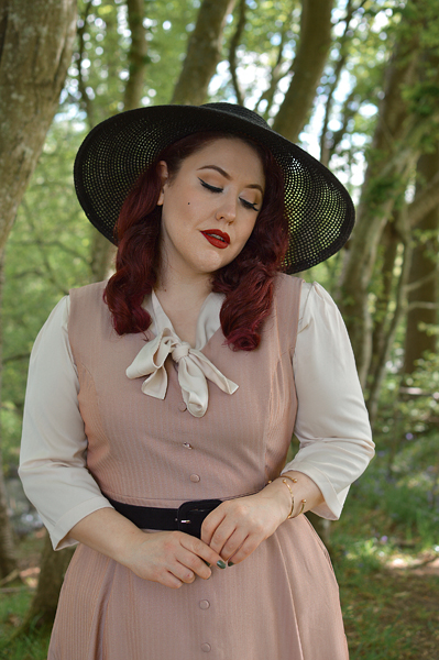 Plus size pinup Miss Amy May models the Alison dress by Hearts and Roses London for fit and size review