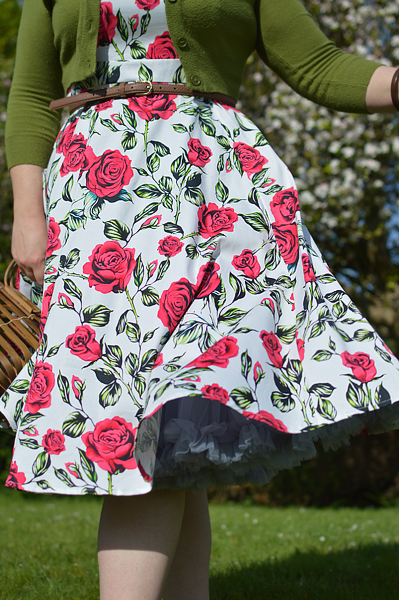 Plus size pinup Miss Amy May models the Hazel dress by Hearts and Roses London for a fit and size review