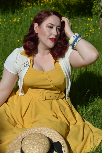 Plus size pinup Miss Amy May models the Selena-Sun dress by Miss Candyfloss for a fit and size review