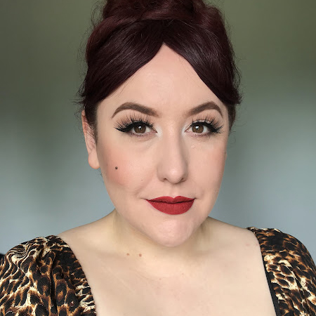 Sleek Matte Me XXL liquid lipstick Left on Red in natural lighting