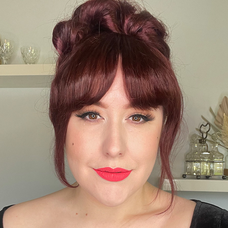Liquid lipstick lover Miss Amy May reviews and swatches 3INA The Longwear lipstick in 226 LED ring lighting