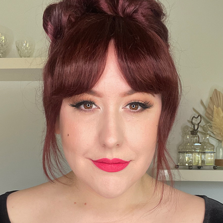 Liquid lipstick lover Miss Amy May reviews and swatches 3INA The Longwear lipstick in 334 LED ring lighting