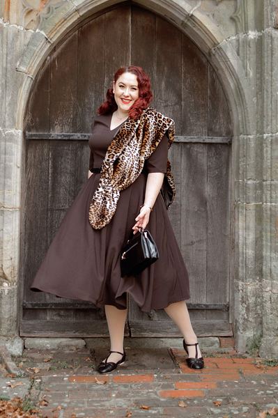 Plus size pinup Miss Amy May models the Ganache Stella dress by Lady V London for a fit and size review