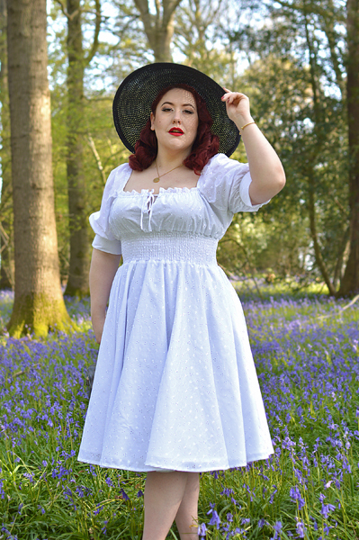 Plus size pinup Miss Amy May models the Louis Louis white English embroidery Broderie Anglaise full circle dress by British Retro for a fit and sizing review