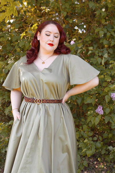 Plus size pinup Miss Amy May models the Popover dress she made from the Gertie Sews Jiffy Dresses book with added flutter sleeves