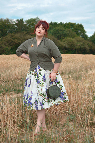 Plus size pinup Miss Amy May models the Liza-Juniper blazer by Miss Candyfloss for a fit and size review