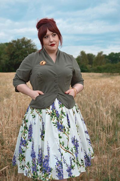 Plus size pinup Miss Amy May models the Liza-Juniper blazer by Miss Candyfloss for a fit and size review