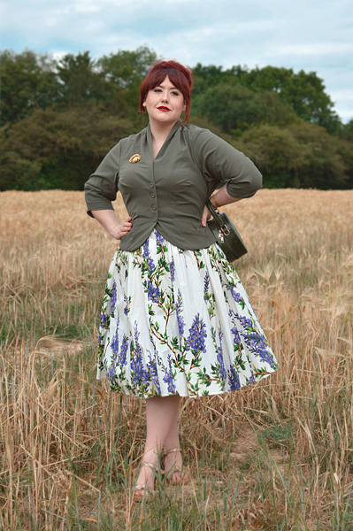 Plus size pinup Miss Amy May models the Liza-Juniper blazer by Miss Candyfloss for a fit and size review