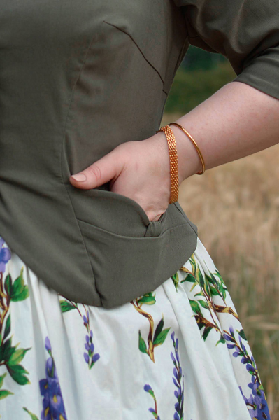 Plus size pinup Miss Amy May models the Liza-Juniper blazer by Miss Candyfloss for a fit and size review
