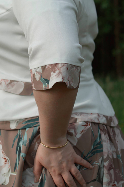 Plus size pinup Miss Amy May models the Varvara-Sadie dress and the matching Gemma-May jacket blazer for a fit and size review