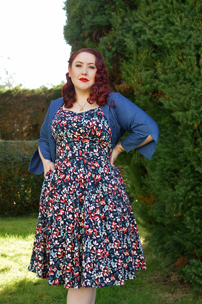 Plus size pinup Miss Amy May models the Clarinda-Lee dress by Miss Candyfloss for a fit and size review
