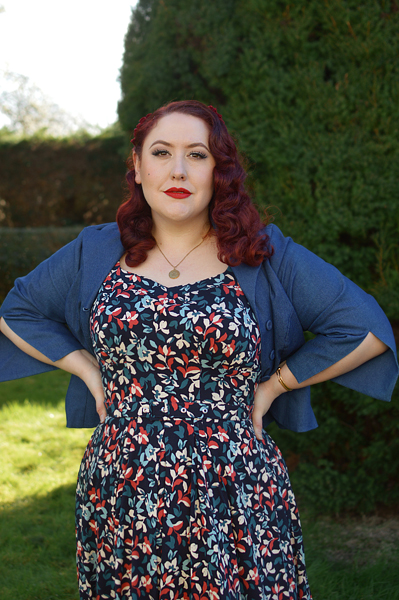 Plus size pinup Miss Amy May models the Clarinda-Lee dress by Miss Candyfloss for a fit and size review