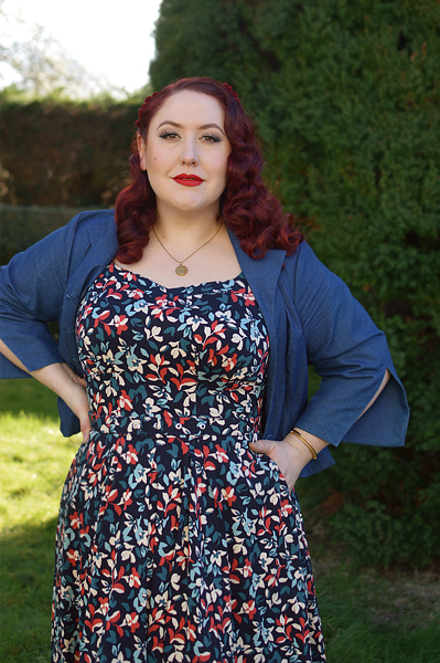 Plus size pinup Miss Amy May models the Clarinda-Lee dress by Miss Candyfloss for a fit and size review
