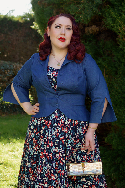 Plus size pinup Miss Amy May models the Clarinda-Lee dress by Miss Candyfloss for a fit and size review